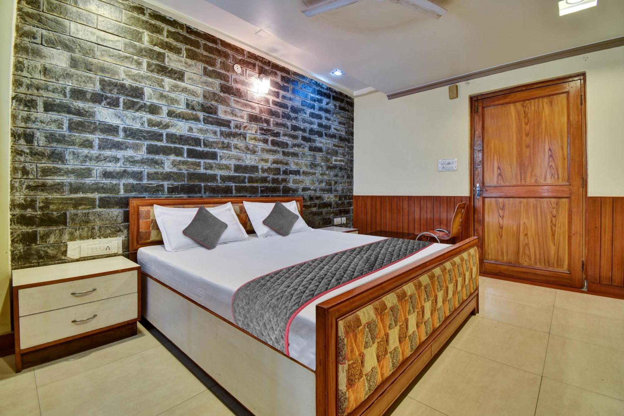 Townhouse Hotel Fly View جايبور المظهر الخارجي الصورة